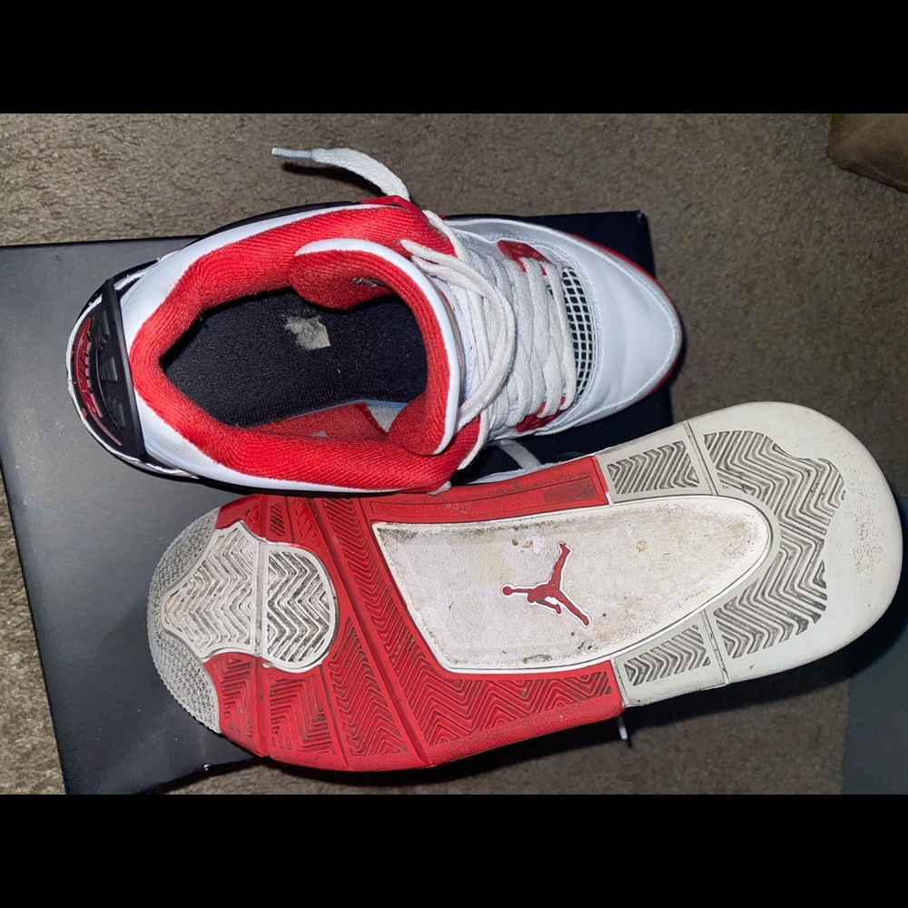 retro 4’s clean with box !